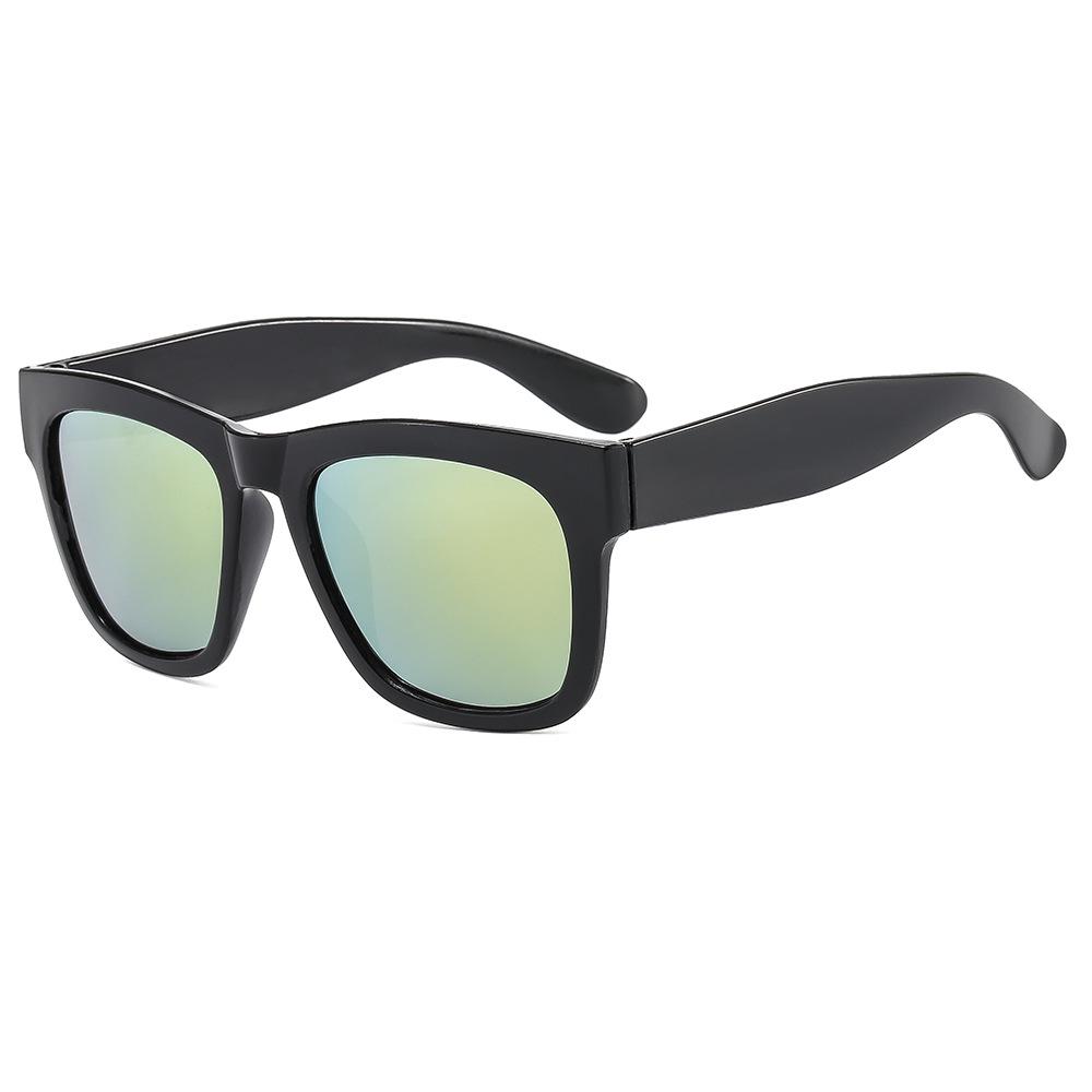 Choking Little Pepper Unisex Black Sunglasses: Trendy European & American Style