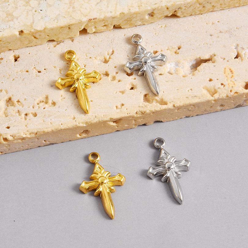 Exquisite Fashion 4pcs Mix Weapons Tools Pendant Stainless Steel Sword Pliers Small Charm Pendants For Jewelry Making Supplies
