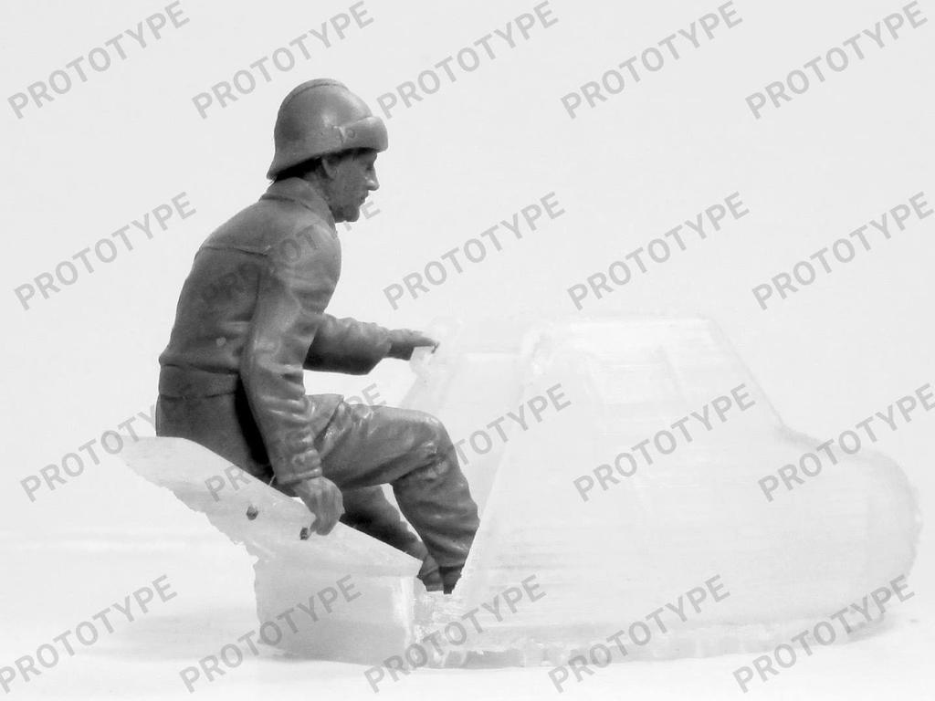 ICM 1/35 WWII French Army Tank Crew Plastic Model Kit 35647
