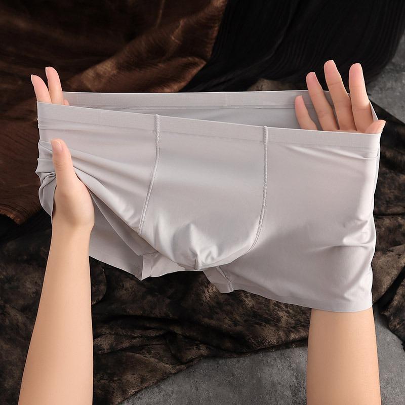 Men's Summer Thin New Style Ice Silk No Trace Breathable Naked Feeling One Piece of Low Waist Flat Angle Underwear