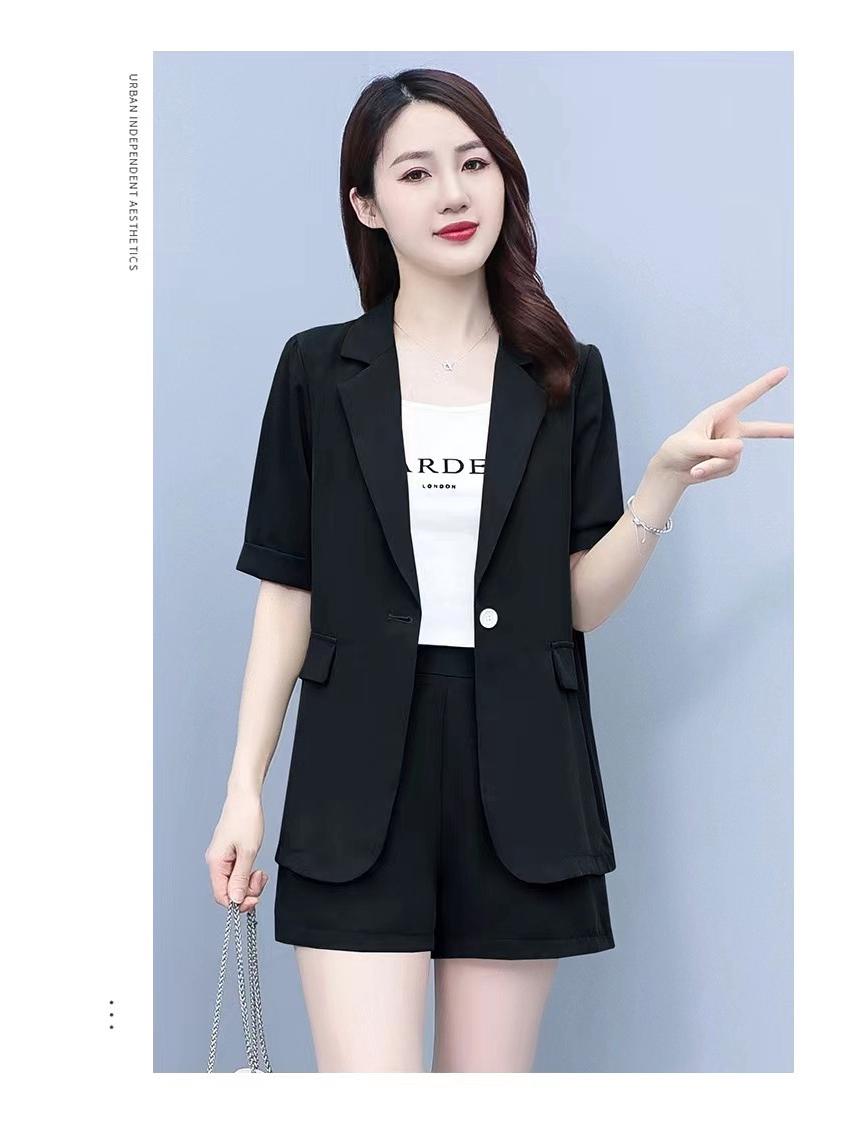 

Женский летний комплект из двух частей больших размеров: Пиджак с короткими рукавами и шорты M чёрный