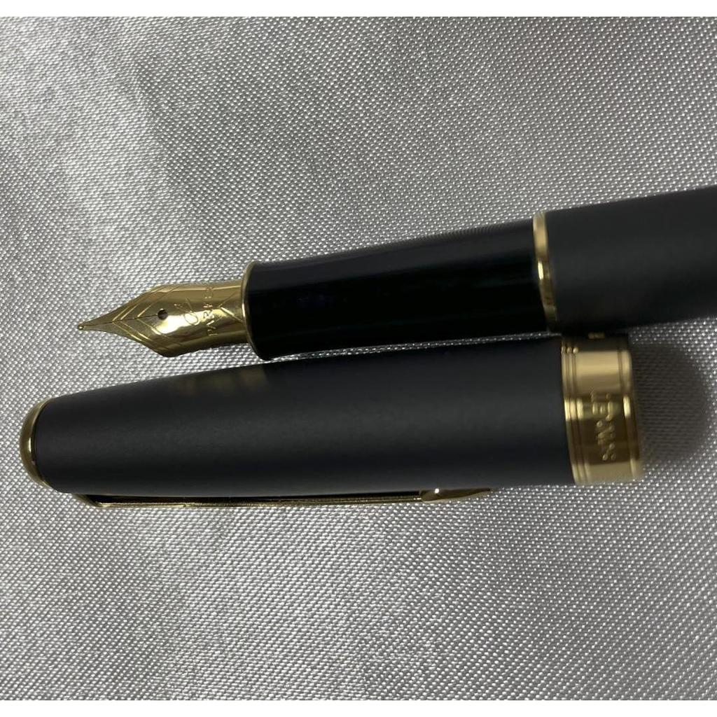 Used PARKER Matte Black Fountain Pen with Gold Nib
