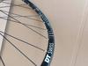 Koło Przednie Dt Swiss M 1900 Spline 27,5" 26Mm 6 Śrub 15X100 Mm 28H Mtb Tl