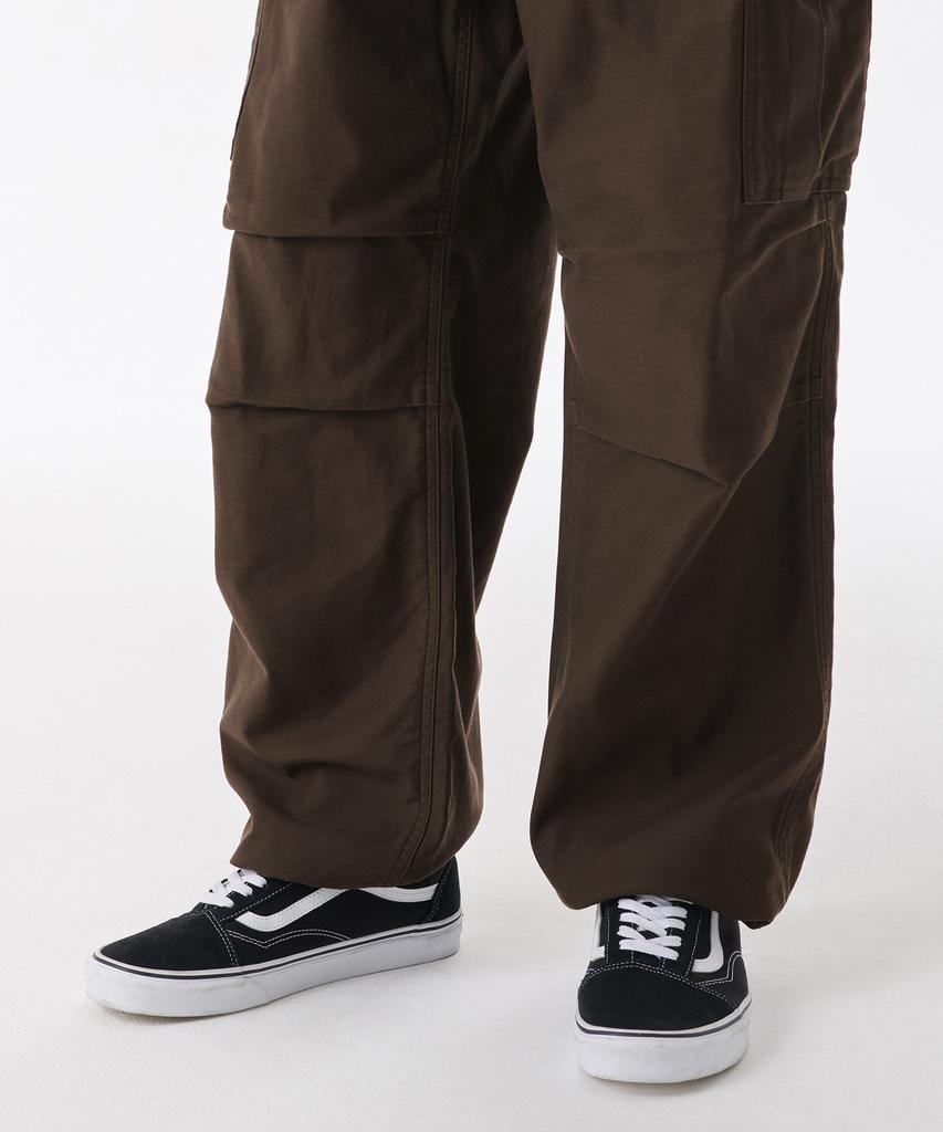 MUSINSA STANDARD Back Satin Parachute Cargo Pants [Brown]