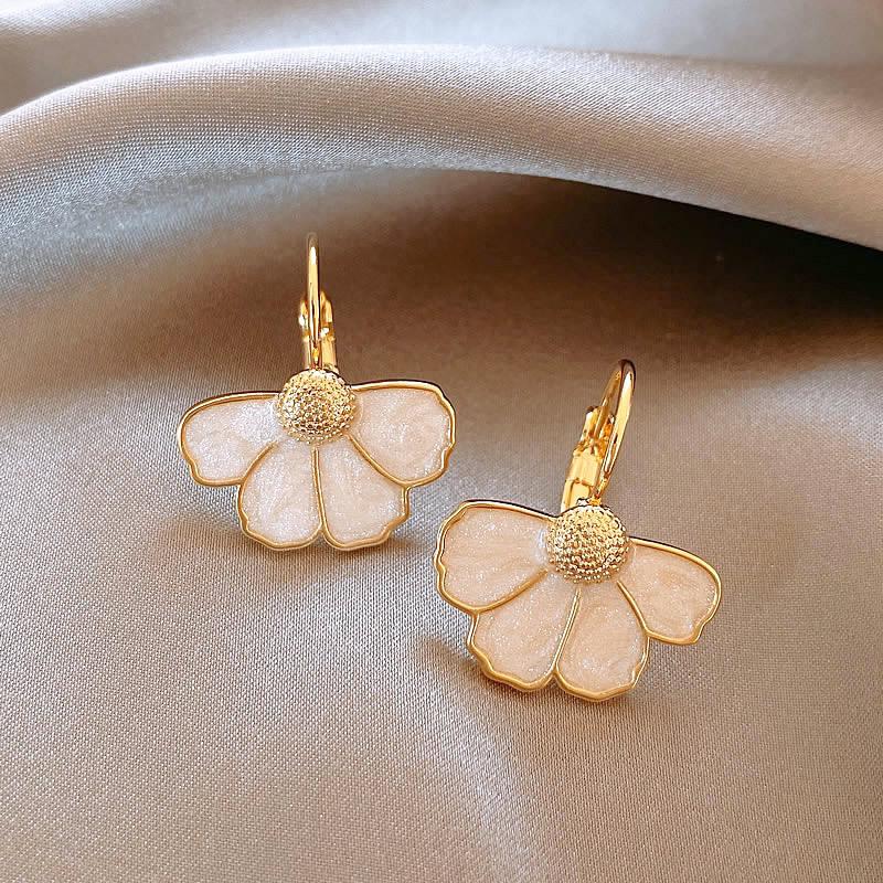 Medieval Vintage Dripping Oil Flower Earrings Retro Niche High-end Earrings Light Luxury Versatile Temperament Earrings Women