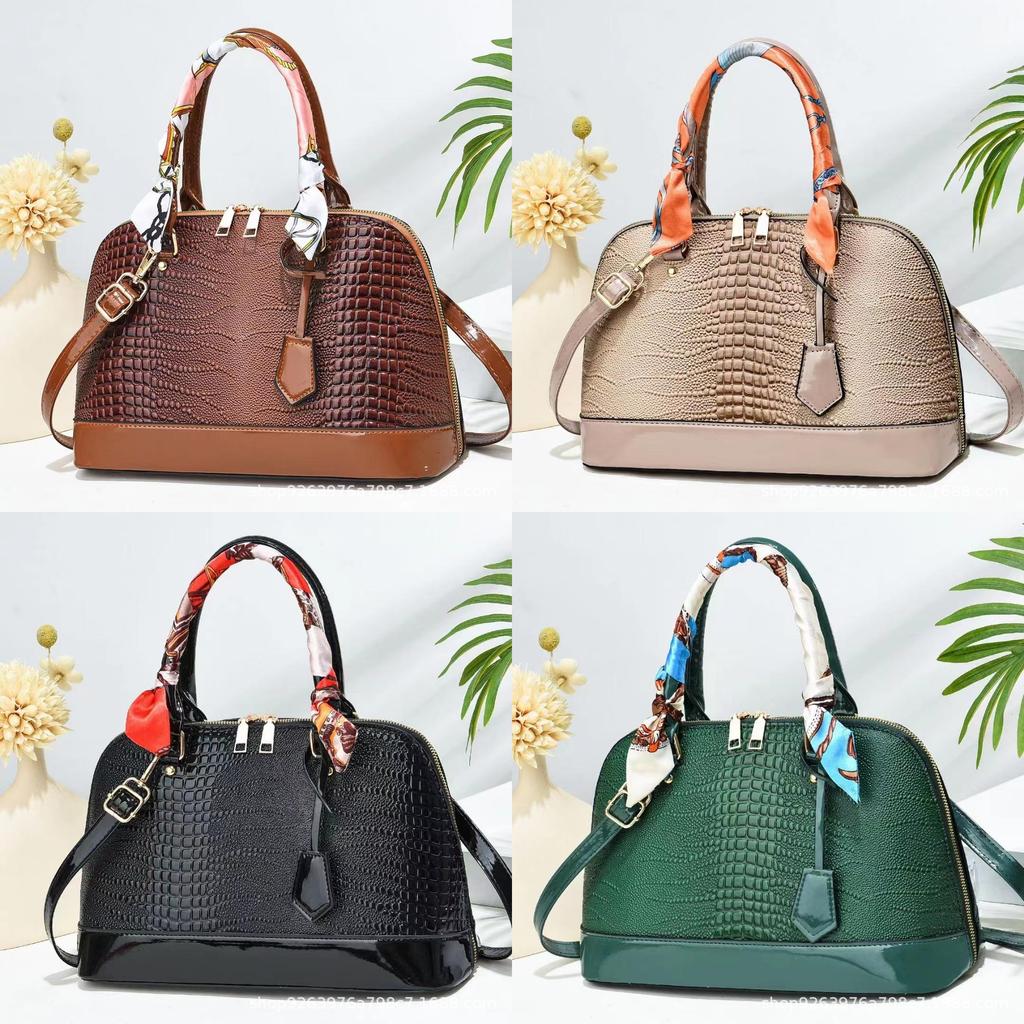 Shell Shape Pu Handbag For Women With Crocodile Pattern And Contrast Elements For Daily Use