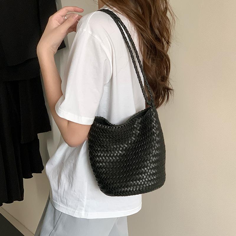 First Layer Cowhide Hand Woven Bag, New Light Retro Vacation Style Single Shoulder Bucket Bag, Women's Genuine Leather Crossbody Bag