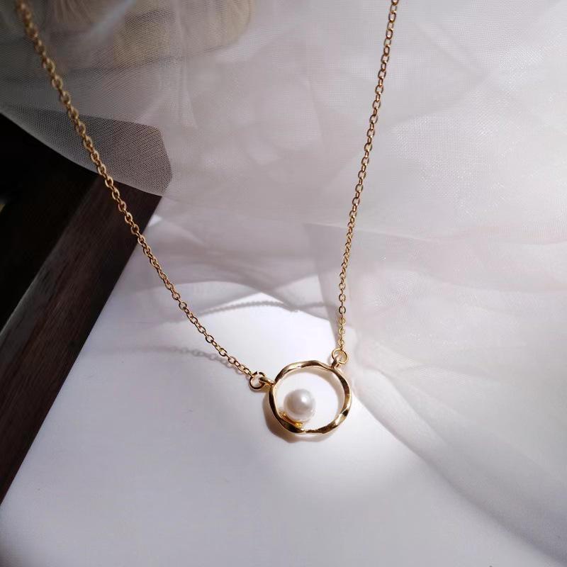 Elegant Baroque Pearl Necklace - Clavicle Chain with Cool French Style Pendant for Women