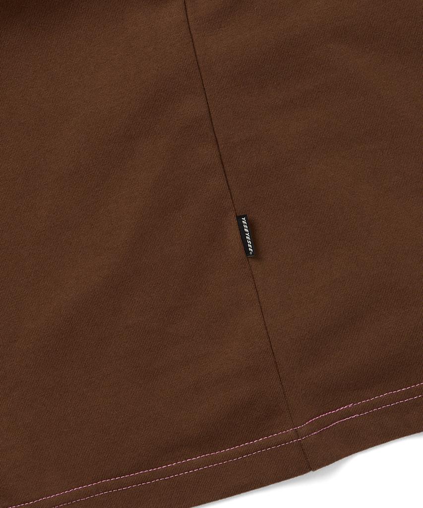 YESEYESEE Contrast Stitch Chain Logo Tee Brown