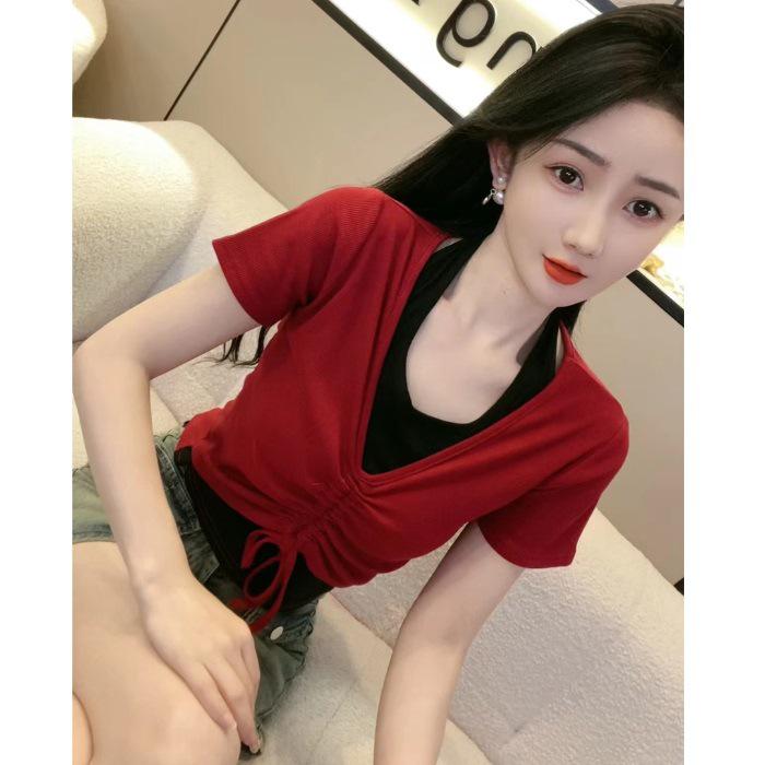 

2025 Women s Slim Fit V-Neck Halterneck Faux Two-Piece Short-Sleeve Summer Top Medium красный