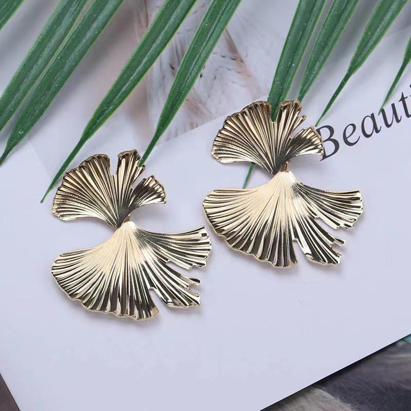 New Foreign Trade Explosion Metal Retro Fashion Trend Temperament Personality Versatile Flowers And Leaves Stud Earrings