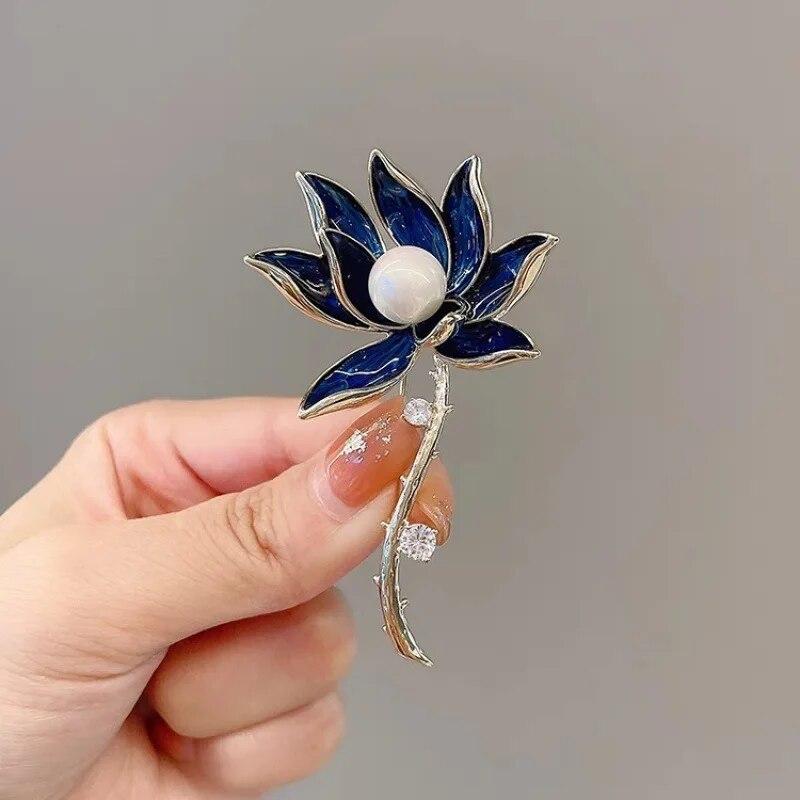 Luxury Golden Wheat Metal Brooch for Women Suit Sweater Stylish Lapel Pins Exquisite Rhinestones Jewelry Accessories Couple Gift