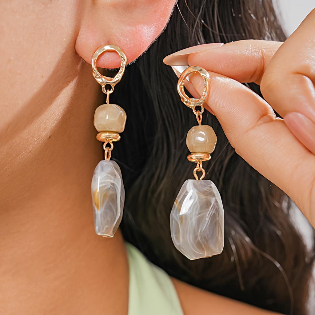 European American Pleated Resin Irregular Geometric Silver Needle Stud Earrings Retro Niche Premium Ins‑Style Trend Jewelry