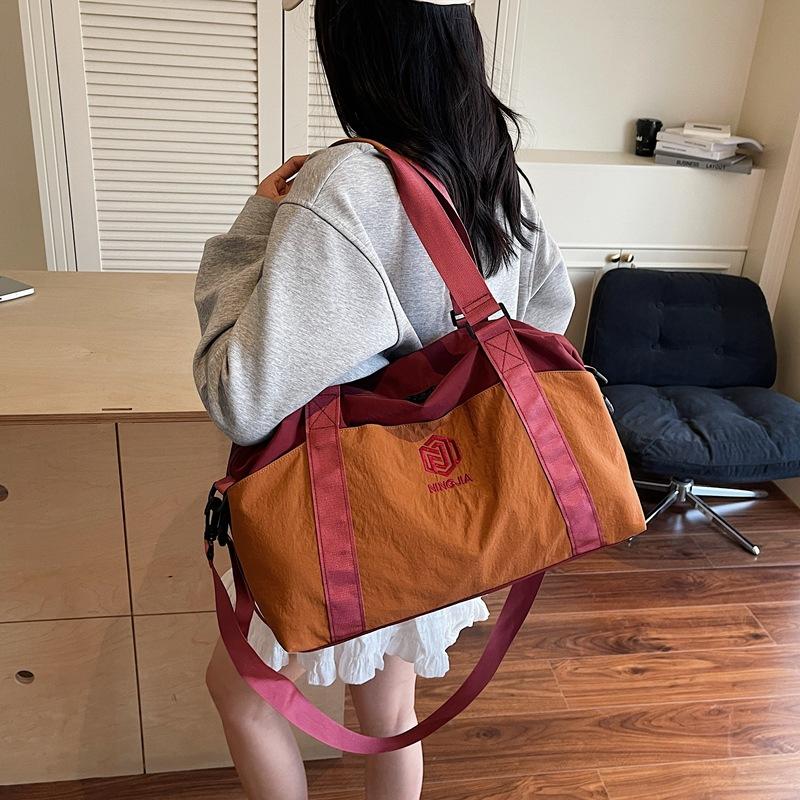 Large capacity travel bag dry and wet separation short trip outdoor fitness bag fashionable versatile shoulder messenger bag