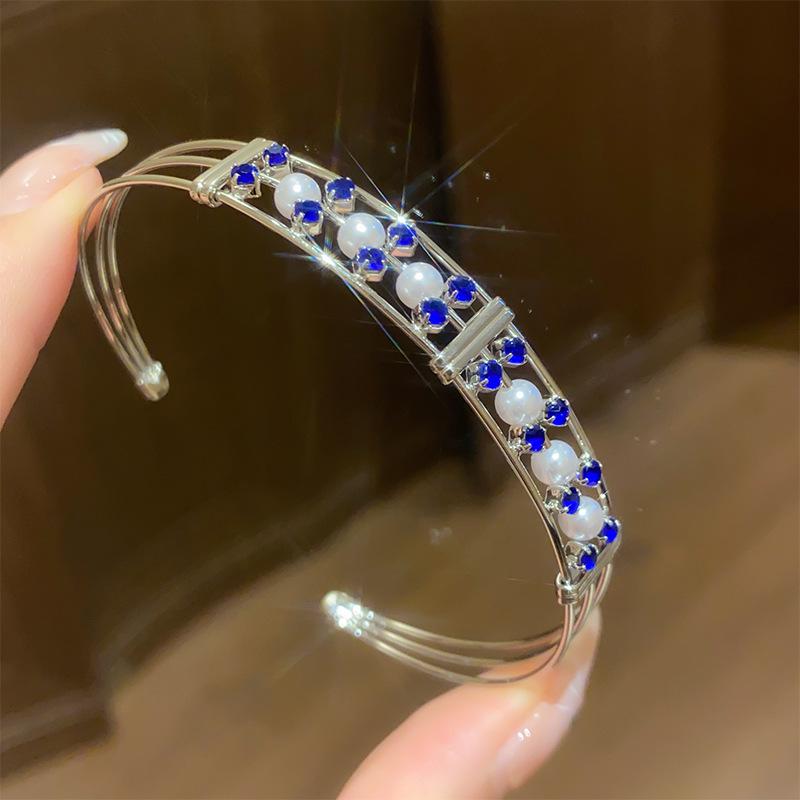 European and American-Inspired Inlaid Diamond Pearl Multi-Layer Open Bangle – Elegant and Versatile Light Luxury Jewelry for Women.