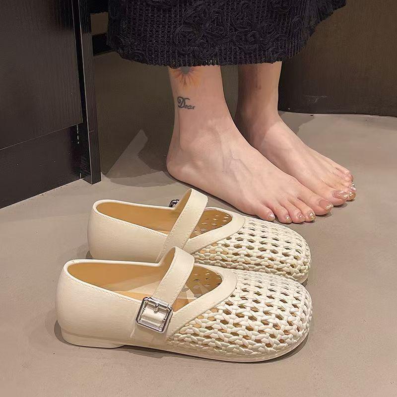 Damsandaler för sommaren, med öppen tå, för fritid - Enfärgade, ihåligt mönster, spännrem