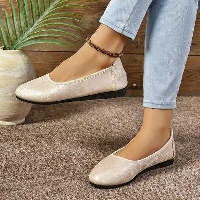 Fashion Shoes Female Hot Sale Slip On Women Flats Autumn Round Toe Shallow Solid Solft Sole Light Casual Comfortable Office Ladies Shoes