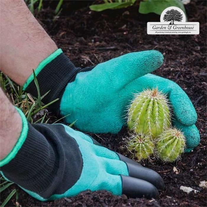 A Pair of 4-claw Gardening Gloves