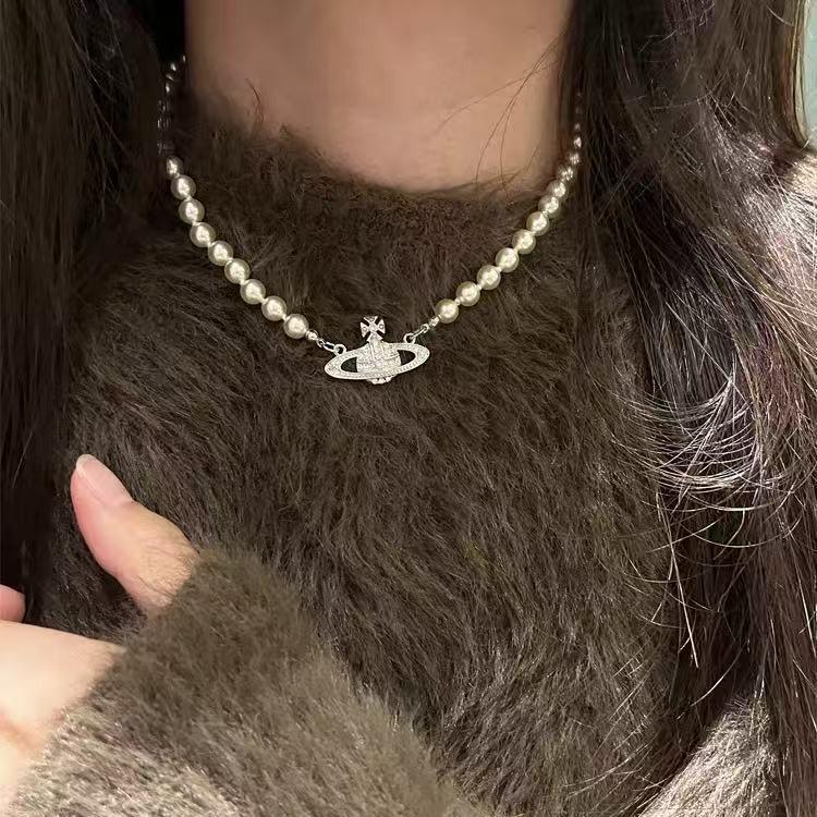 Empress Dowager Saturn Pearl Necklace: Fashionable Retro Light Luxury Clavicle Chain