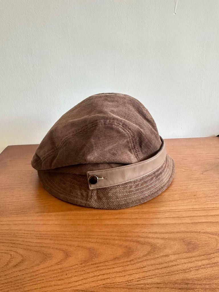 Spring and autumn retro brown corduroy bucket hat women's versatile face small plain face cover basin hat Maillard style hat