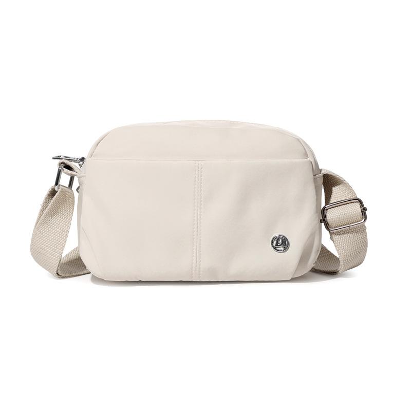 

Женская легкая наплечная сумка кроссбоди, студенческая однотонная маленькая квадратная сумка бежевый