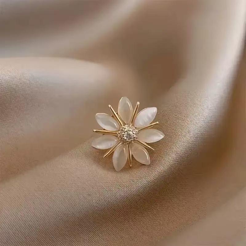 Lapel Brooch Collection, Six-Piece Alloy Accessory Set with Varied Decorative Motifs for Business Attire, Wedding Outfits, Jackets, and Scarves