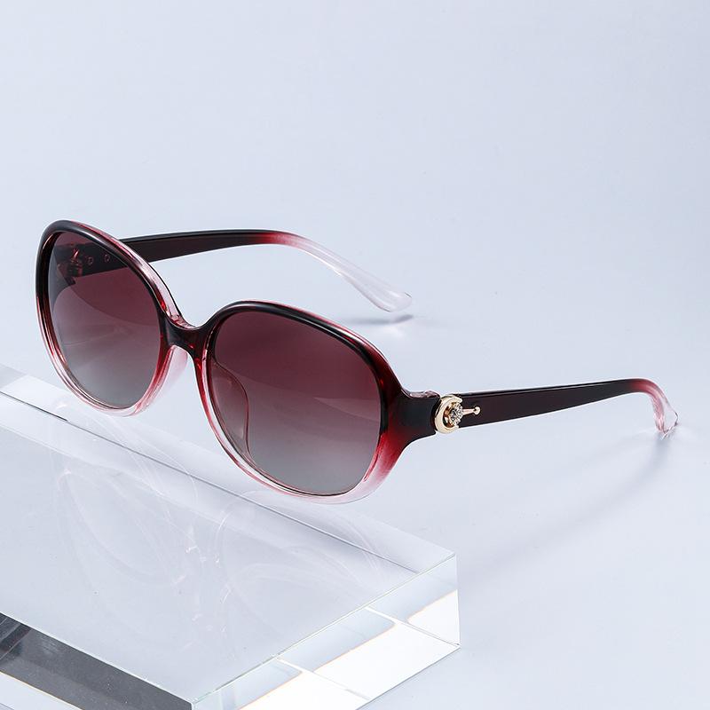 Women Oval UV400 Sunglasses Fashionable UV Resistant Shades for Travel Beach Stage Performances