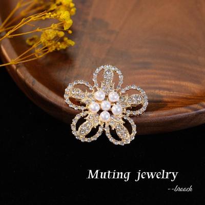 Luxury Coco-Style Pearl Brooch: Elegant Alloy Flower Pin for Suit, Coat, or Trench Accessory