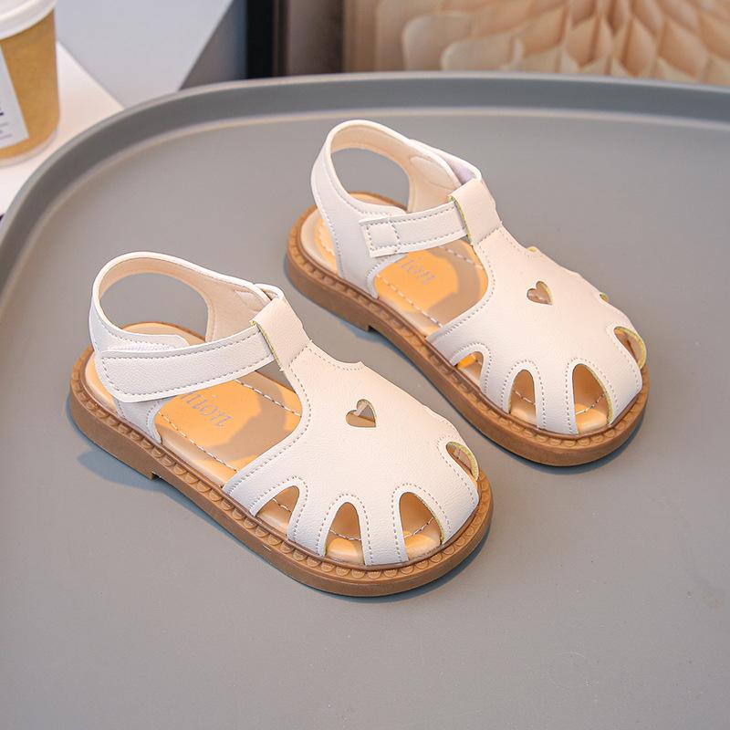 Girls Sandals Hollowed-out Soild Color Kids Beach Shoes T-strap Soft Sole 2025 Summer Children Casual Princess Shoes Versatile