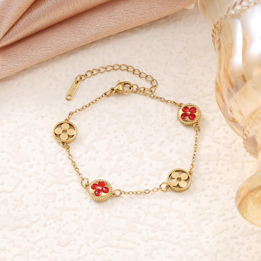 Korean-Style Four-Leaf Clover Sweet Drop Oil Bracelet, Light Luxury Titanium Steel with 18K Gold Plating