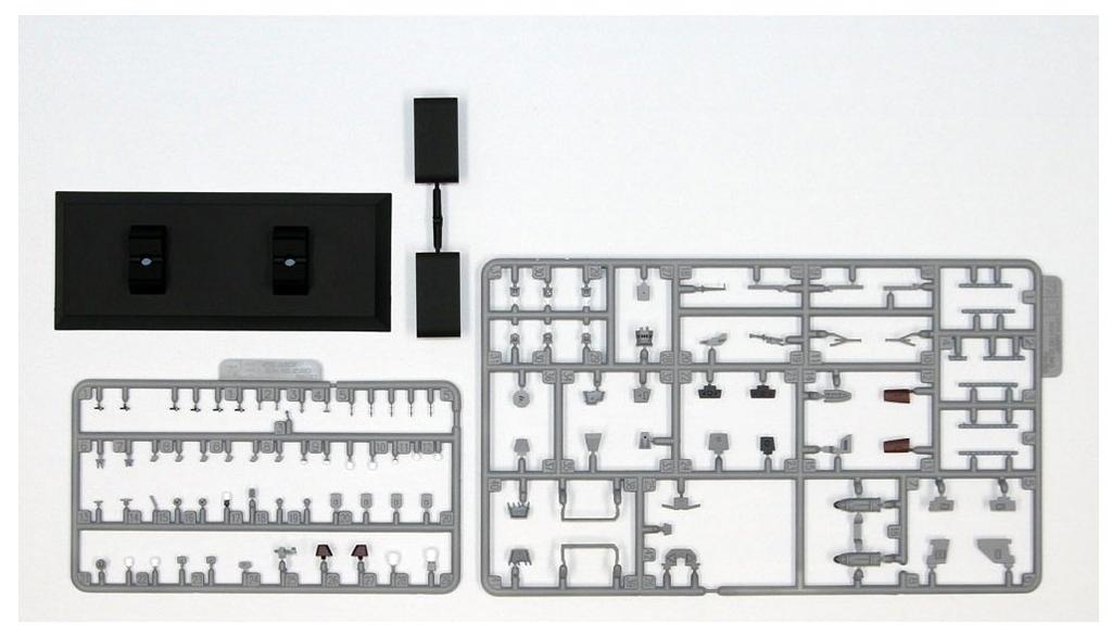 Pit Road 1/700 Skywave Series JMSDF Destroyer DDH-183 Izumo Pre-painted Plastic Model Kit JP11