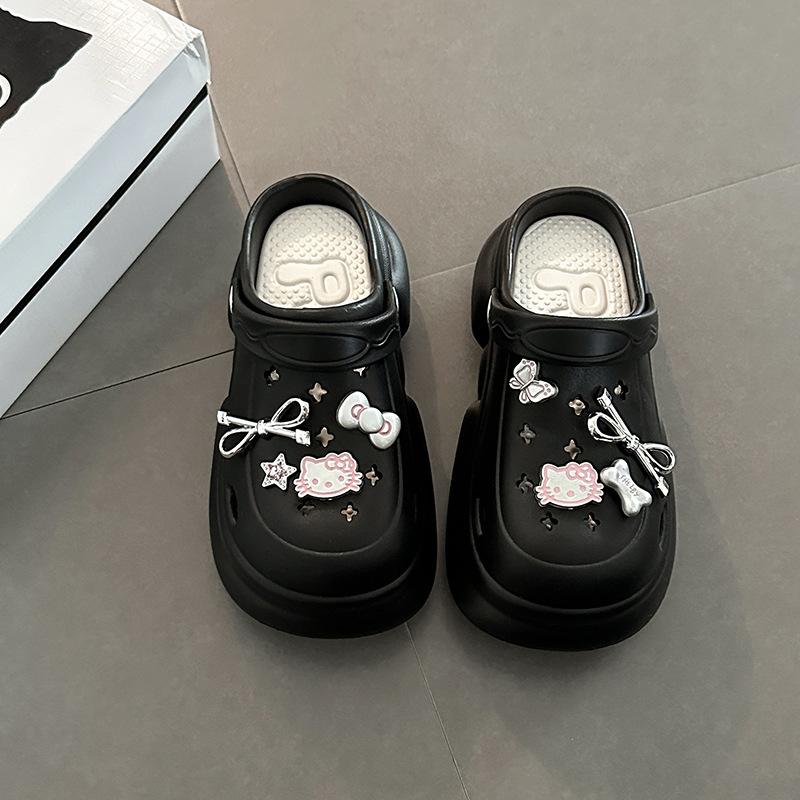Cute doll hole shoes women's summer new wear beach niche design bag head drag