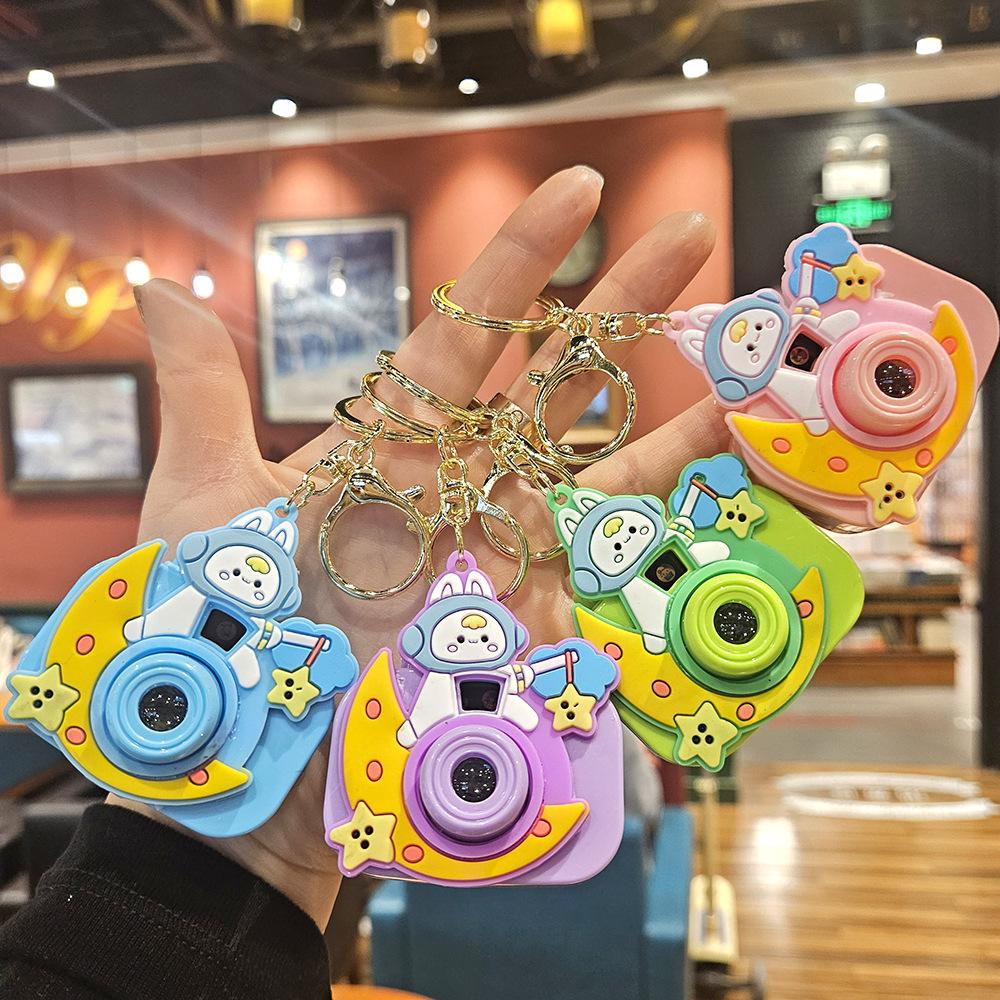 Niedliche Mini-Projektionskamera Cartoon Leuchtendes Projektionslicht Damenhandtasche Schlüsselanhänger Anhänger