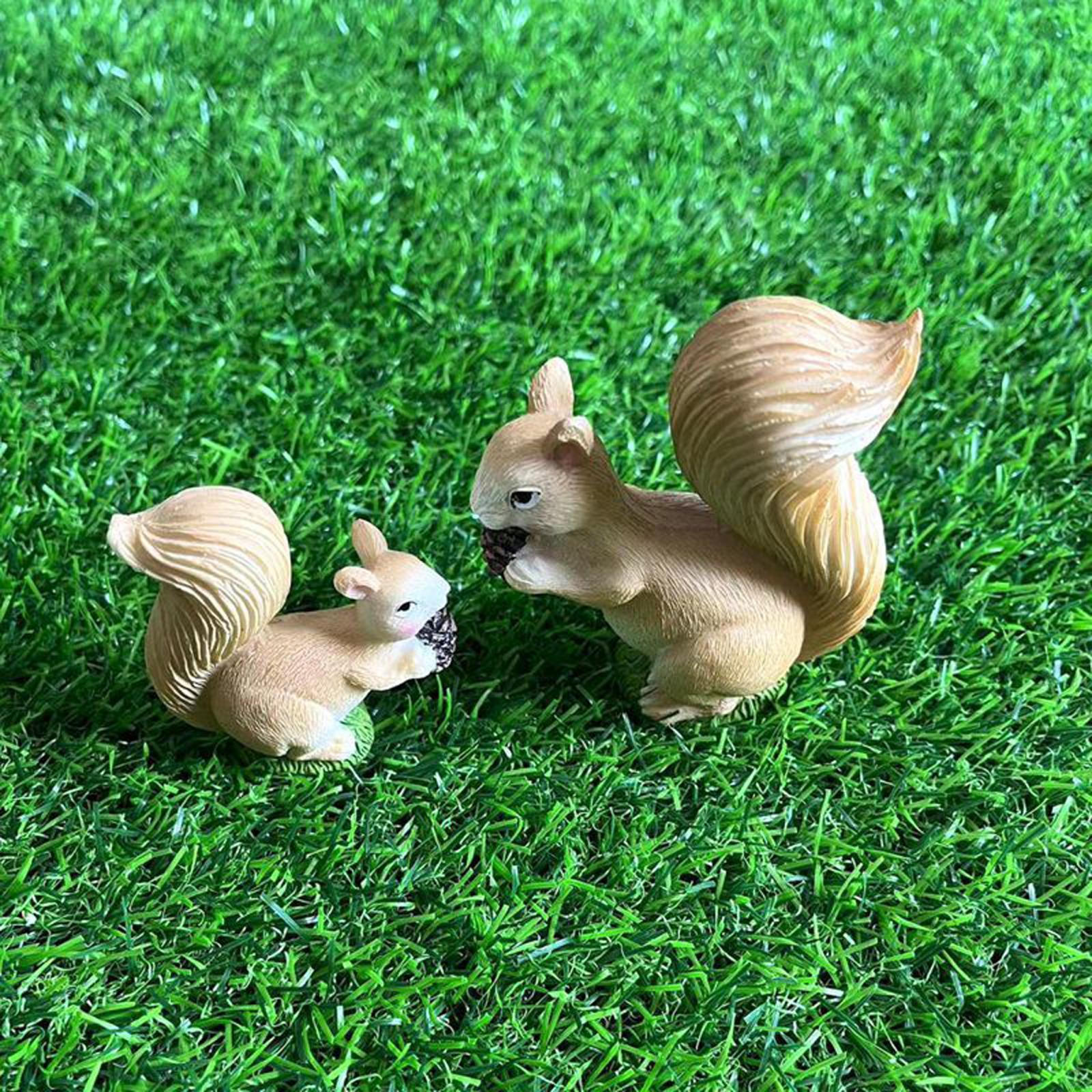 2 Pieces Resin Squirrel Figurines Fariy Garden Sculpture Handpainted for