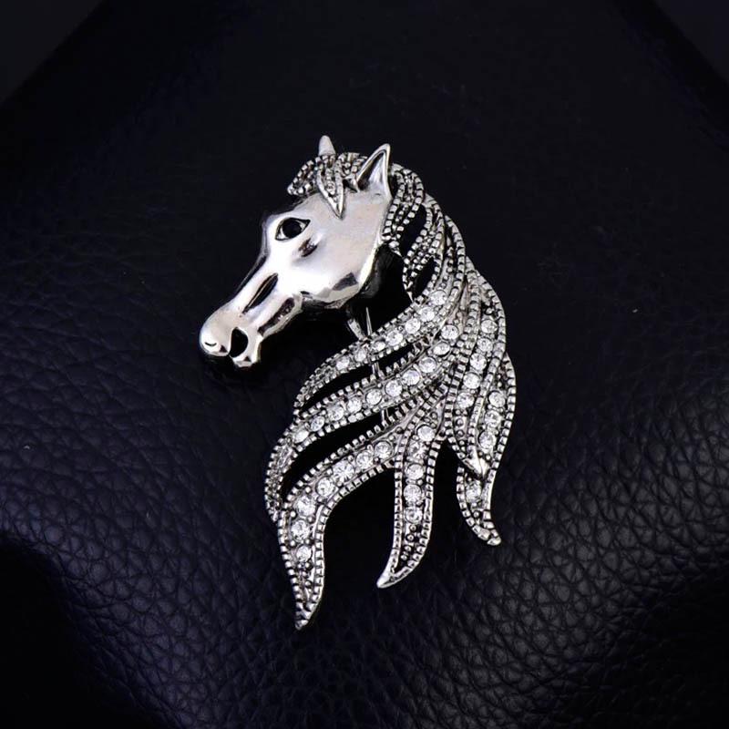 Elegant Retro Zodiac Horse Head Brooch - High-End Fashion Animal Pin for Women