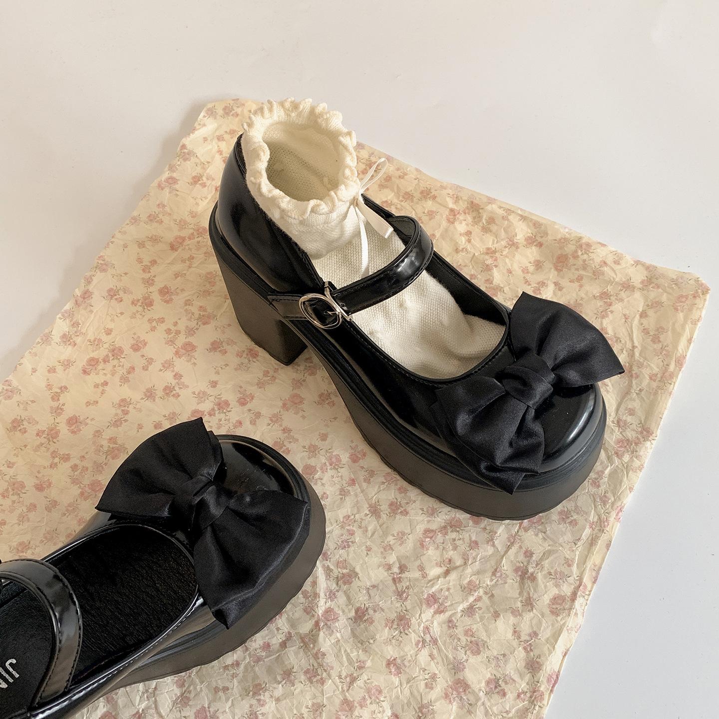 

White retro French small thick heel high heels women s summer 2025 new light mouth versatile Mary Jane small leather shoes 34 чёрный