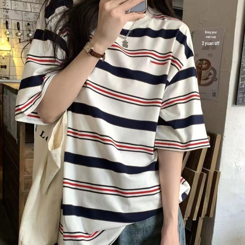 

Jimo Летняя женская футболка в корейском стиле 2024 с полосатым принтом - Свободная, средней длины, с коротким рукавом, хлопок Size A3 грязно-белый