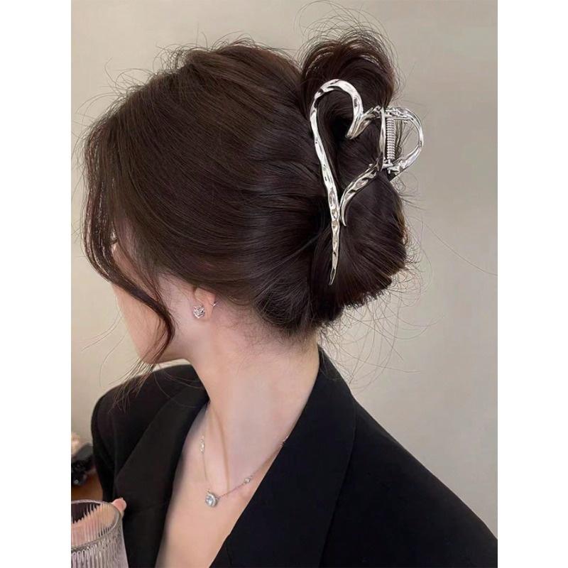 1pc Hollow Out Heart Shaped Metal Shaped Elegant Hair Claw For Thick Hair, Gold Head Piece Valentine's Day
