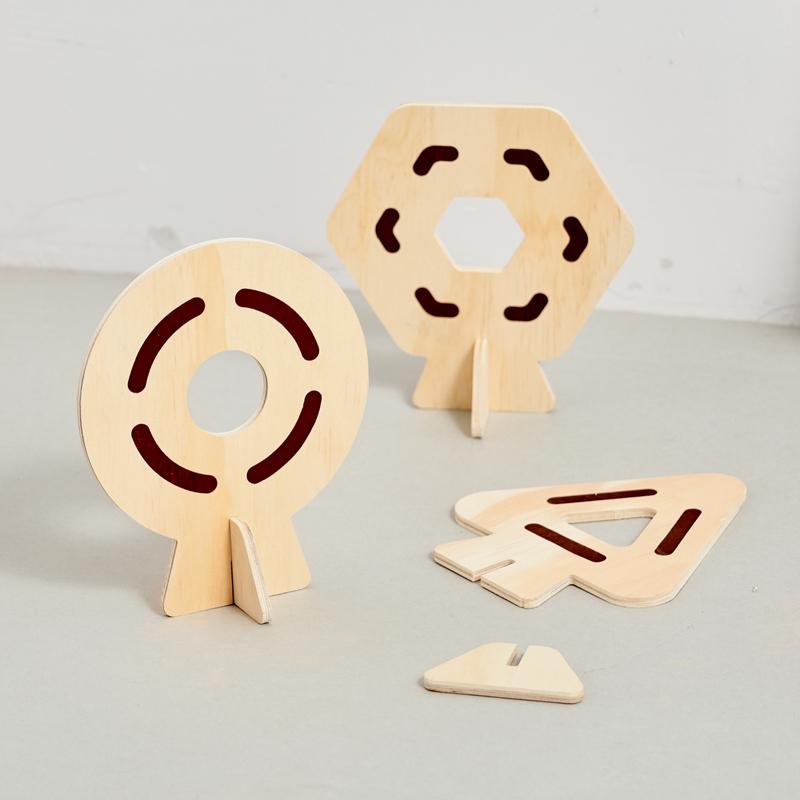 Baby Outdoor Sports Toys with 3 Suction Cup Arrows 3 Targets Kids Bow and Arrow Set Wooden Archery Toy Baby Finger Fine Movement