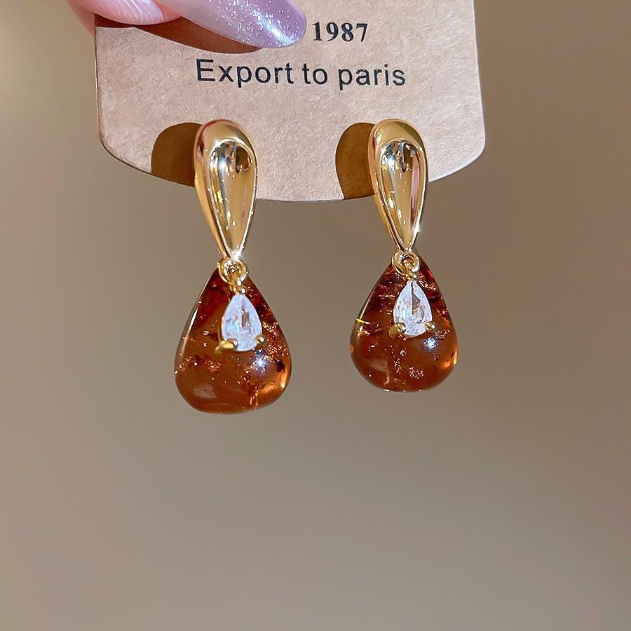 

Серьги-пусеты Maillard Silver Needle: Геометрические неровные серьги-пусеты из смолы для женщин