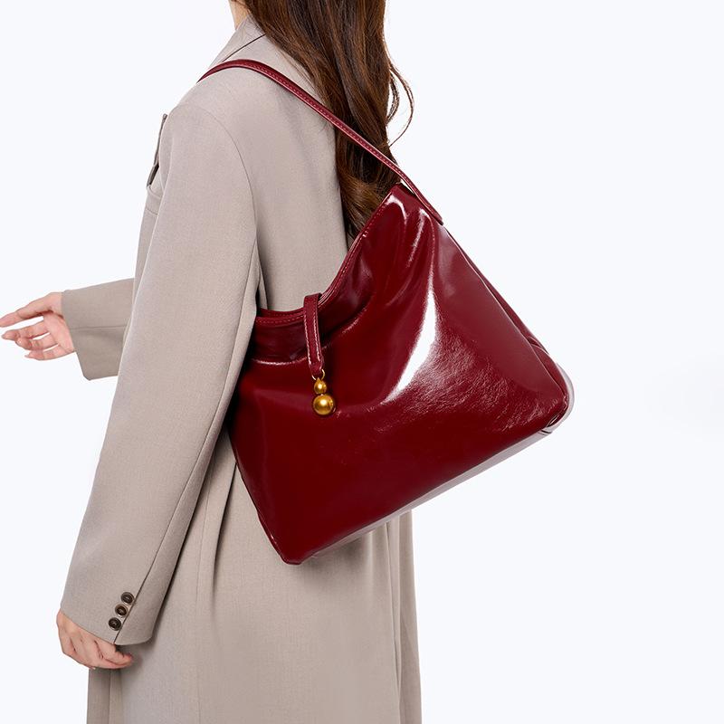 Niche Premium Texture Pu Leather Large Capacity Commuter Bag Women'S Retro Shoulder Underarm Bag Tide