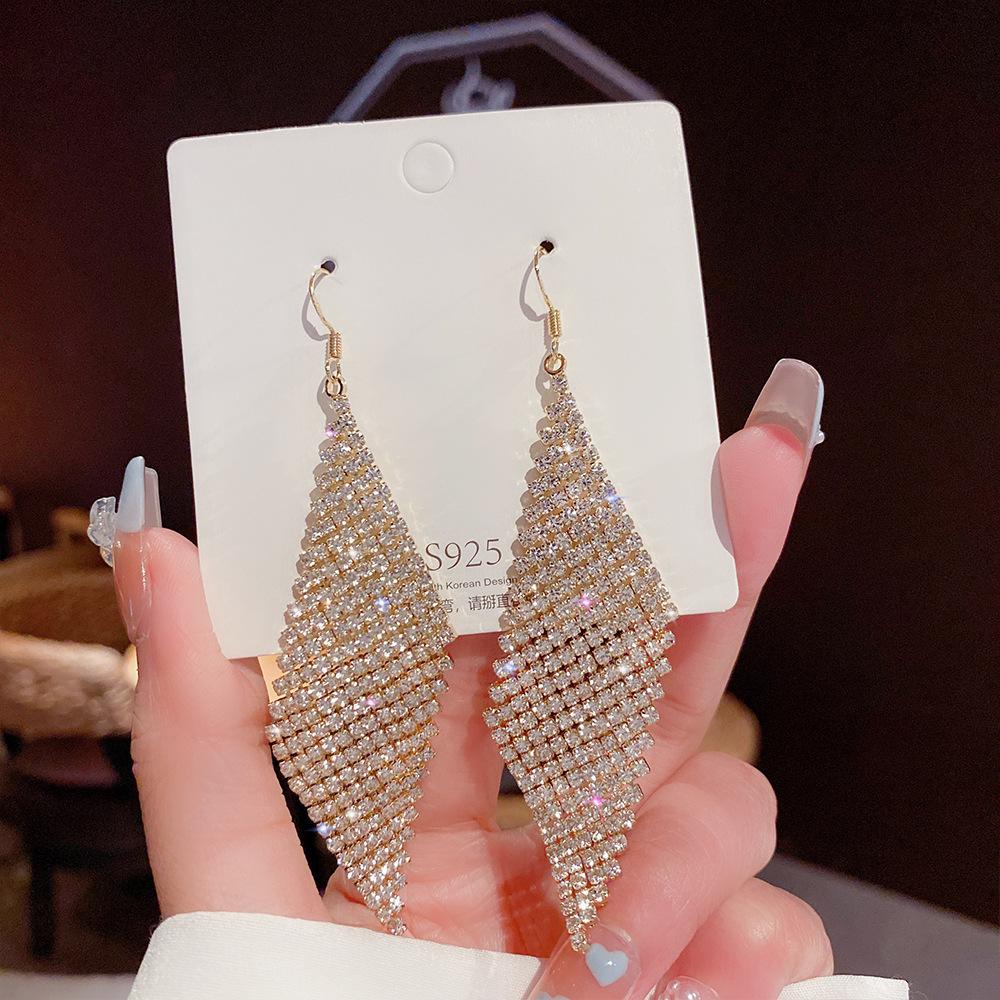 Koreanische Socialite Leichter Luxus Quastenohrringe – Herbst/Winter Silber Stecker für Damen
