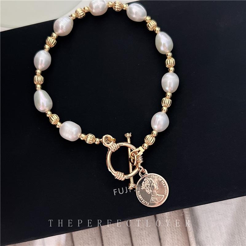 BLINGBY Women's Bracelet Baroque Natural Bracelet New Light Luxury Portrait Round Sign Hand Jewelry Girls Modern Jewelry Gift