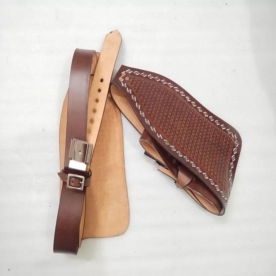 Westernové kožené sedlové blatníky na koně, pár, zdobené, náhradní blatníky.