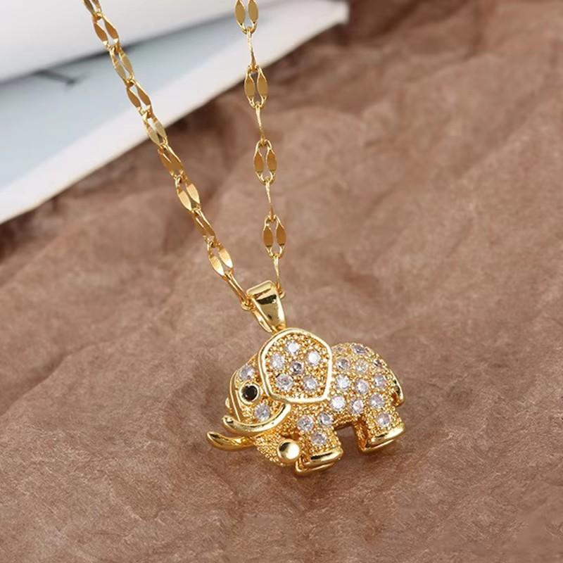 Retro Exquisite Elephant Stainless Steel Necklace Suitable For Summer Travel And Fashionable Zircon