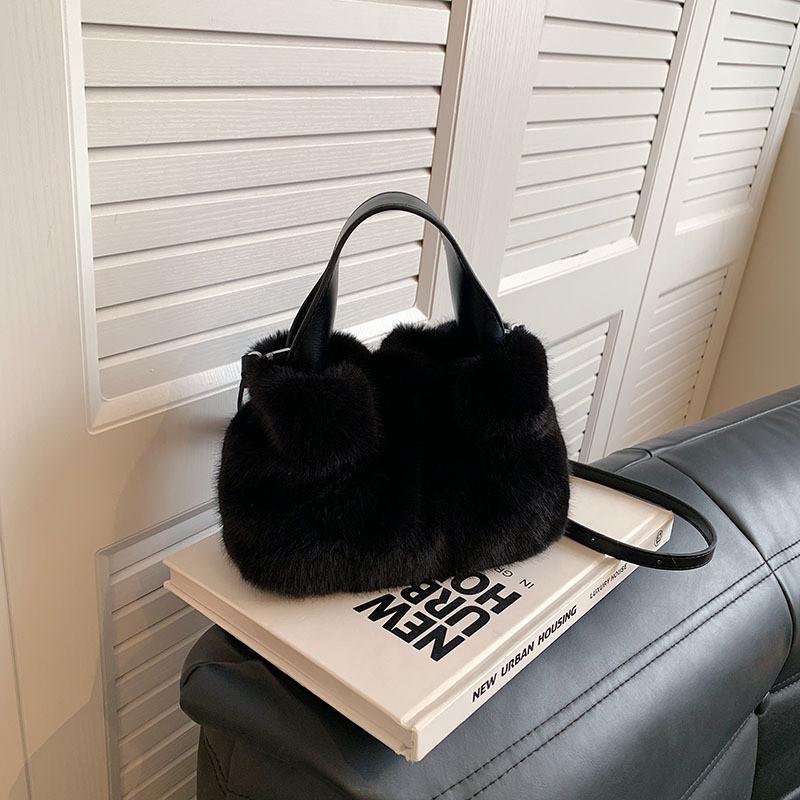 Fashionable Small Plush Handbag For Women 2023 Autumn Winter New Style
