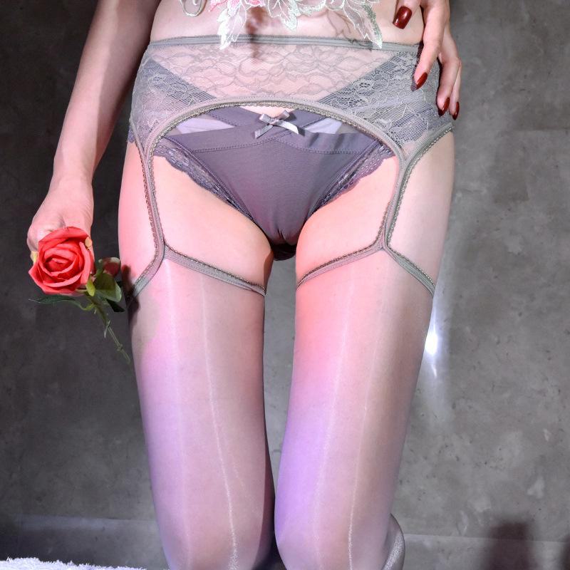 

Ультратонкие кружевные чулки Aurora с подвязками, черным носком и открытой промежностью серый