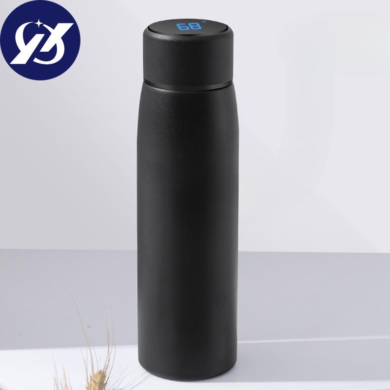 Chytrý hrnek Zhixian s vložkou z nerezové oceli 316 je vodotěsný, odolný proti pádu a protiskluzový.