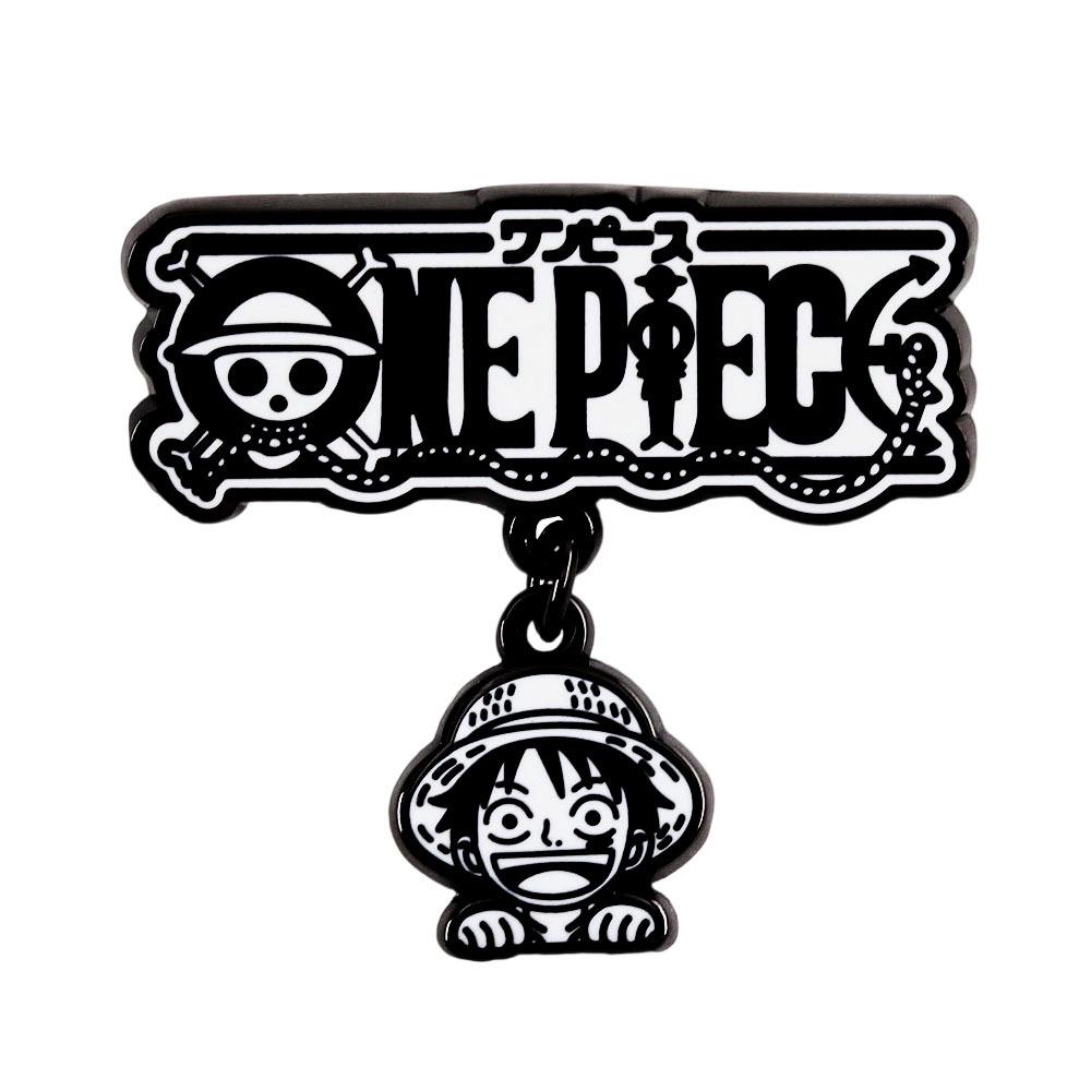 Straw Hat Luffy Enamel Brooch: Adventure Fantasy Bag Accessory