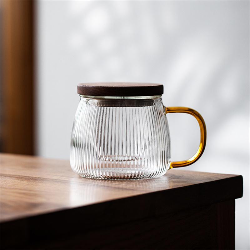 Japanese 400ml Stripe Heat Resistant Glass Tea Water Separation Tea Cup Kung Fu Tea Set Filter Tea Mug with Wooden Lid Drinkware